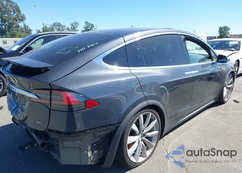 2016 Tesla Model X из США, поврежденный, VIN 5YJXCAE4XGFS00306